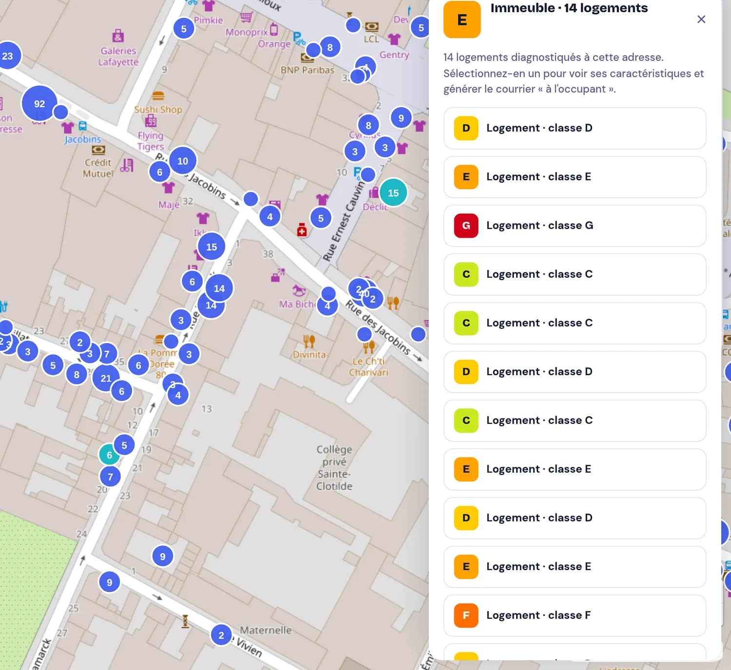 Le Radar sur le centre d'Amiens, carte zoomée sur la rue des Jacobins : un immeuble de 14 logements est ouvert, et le panneau de droite liste ses logements avec leur classe DPE, de C à G.